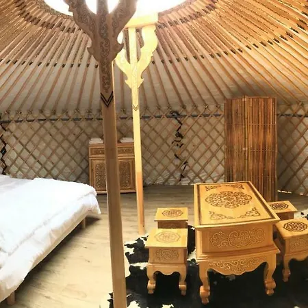 Domaine De Lann Hallat Campsite Plougoumelen